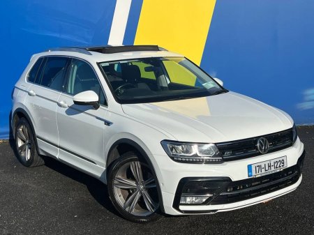 2017 Volkswagen Tiguan R-LINE 2.0 TDI // TILT & SLIDE PAN ROOF // FULL SERVICE HISTORY // 19