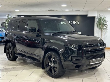 2025 Land Rover Defender P300e X-DYNAMIC HSE HYBRID=ONLY 4000 MILES//HUGE SPEC=PAN ROOF//BALANCE OF LAND ROVER WARRANTY=251 REG=ONLY €150 ANNUAL ROAD TAX//TAILORED FINANCE PAC