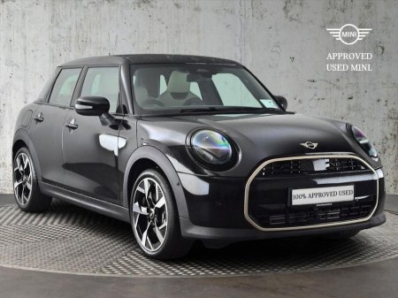 2025 MINI Hatch Cooper C 5 Door €39,900