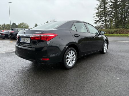 2015 Toyota Corolla 1.4 D-4D AURA 4DR//EXCELLENT CONDITION €8,995