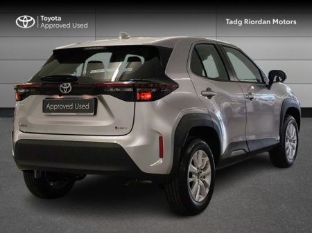 2025 Toyota Yaris Cross LUNA €33,950