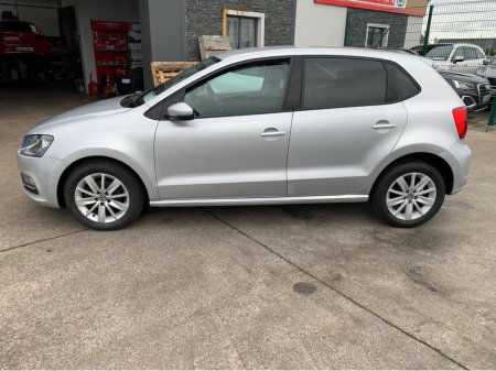 2015 Volkswagen Polo 1.0 SE BLUEMOTION 75PS 5DR €9,750