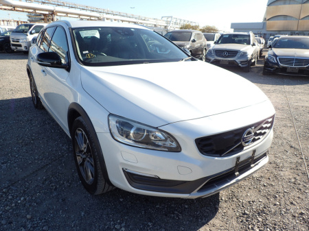 2016 Volvo V60 2.0D4 CROSS COUNTRY SE LUXURY 190BHP 5DR ESTATE AUTOMATIC // STUNNING CAR // HEATED SEATS //  BUY WITH CONFIDENCE AA AND SIMI APPROVED DEALER // FINANCE ARRANGED // ALL TRADE INS WELCOME //