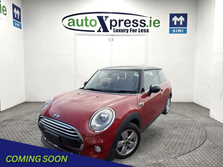 2017 MINI Cooper D 1.5 Automatic, Reversing camera