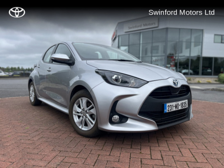 2023 Toyota Yaris YARIS 1.5 HYBRID LUNA €24,500