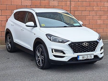 2019 Hyundai Tucson Comfort Model 1.6 Diesel with upgraded 19 inch alloys and rear windows tinted. €21,950