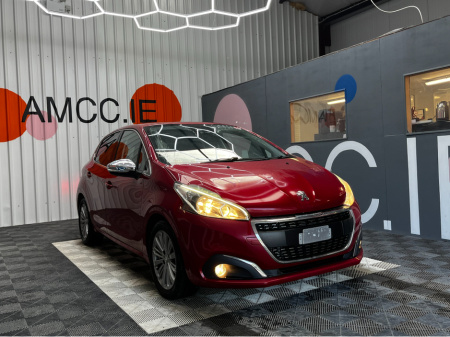 2016 Peugeot 208 ALLURE / 54k KMs / Adaptive Cruise, Reverse Camera & More