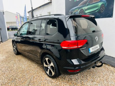 2017 Volkswagen Touran  €8,950