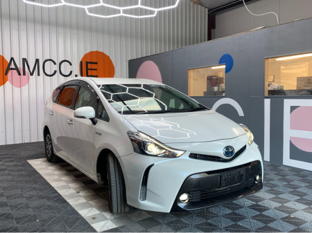 2017 Toyota Prius 1.8 HYBRID 7 SEATER / 122k KMs / Reverse Camera, Cruise Control & More