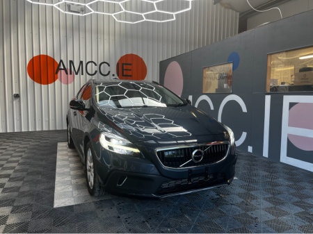 2018 Volvo V40 2.0 DIESEL / 90k KMs / REVERSE CAMERA , ELECTRIC SEATS