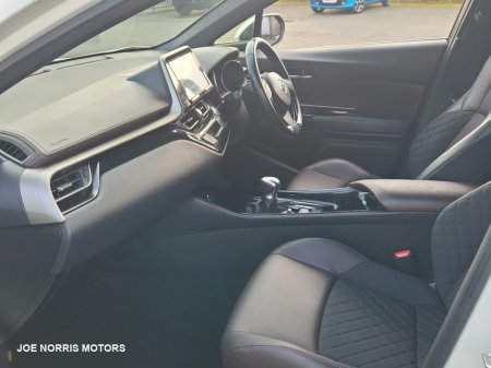 2019 Toyota C-HR G Sport 1.8 HYBRID AUTOMATIC €23,495
