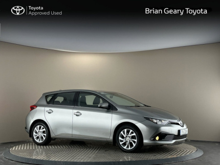 2017 Toyota Auris 1.2T LUNA