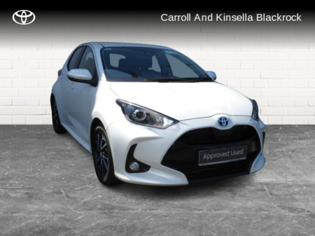 2022 Toyota Yaris Hybrid Luna Sport