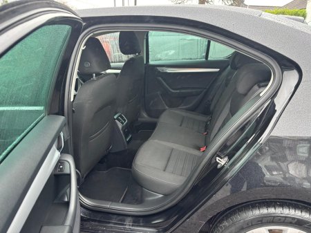 2018 Skoda Octavia AMBITION 1.6 TDI 90HP 4 4DR €11,750