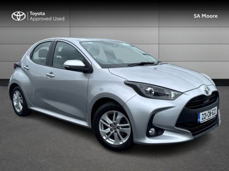 2022 Toyota Yaris 1.0 LUNA 4DR