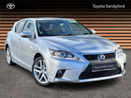 2015 Lexus CT 200 h LUXURY AUTO HYBRID // LEATHER HEATED SEATS // PARK ASSIST // CLIMATE CONTROL // SMART ENTRY/SMART START