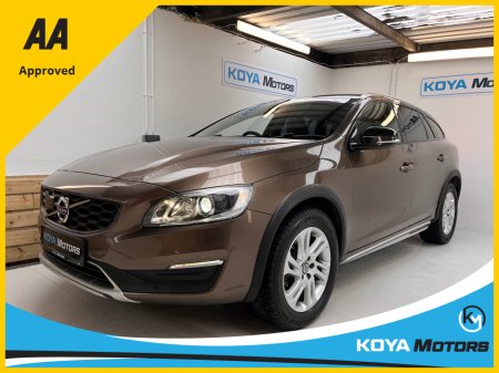 2016 Volvo V60 2.0 D4 CROSS COUNTRY SE LUXURY DIESEL 190 BHP AUTOMATIC // FULL LEATHER ELECTRIC SEATS // REVERSING CAMERA // CRUISE CONTROL // LANE ASSIST // COLLISION WARNING SYSTEM // TOP SPEC