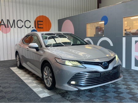 2019 Toyota Camry 2.5 HYBRID / 36k KMs / Reverse Camera & Cruise Control
