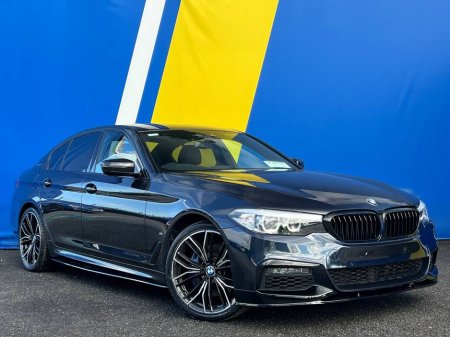 2018 BMW 5 Series 530e M-SPORT COMPETITION PACK 2.0 HYBRID // LEATHER HEATED SEATS // DIGITAL SERVICE HISTORY // 19