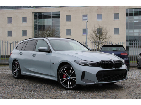 2022 BMW 3 Series 330E M SPORT AUTO Touring *Visibility and Pro Pack*