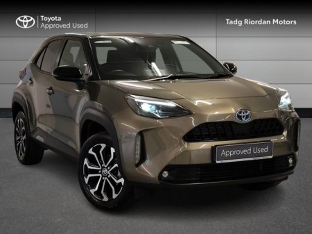 2025 Toyota Yaris Cross LUNA SPORT BI €33,950