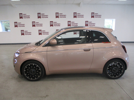 2025 Fiat 500e  €28,340