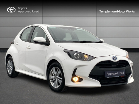2022 Toyota Yaris YARIS HYBRID LUNA €20,500