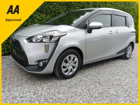 2016 Toyota Sienta 1.5 PETROL AUTOMATIC 7 SEATER ONLY 27534km SERVICE HISTORY (7 STAMPS) REVERSE CAMERA FACTORY IMMOBILISER TOUCH SCREEN RADIO WITH ANDROID AUTO & APPLE CAR PLAY 2 YEARS NCT 1 YEAR ROAD TAX