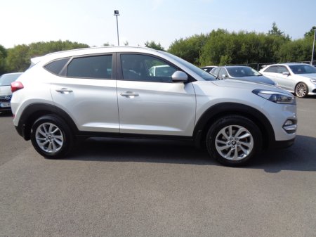 2017 Hyundai Tucson ix35 1.7 Executive 5DR €17,900