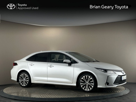 2023 Toyota Corolla HYBRID LUNA SPORT SALOON