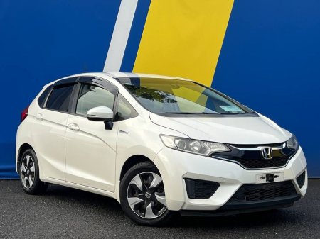 2017 Honda Fit F-PACKAGE 1.5 HYBRID // NEW 2 YEAR NCT // DIGITAL CLIMATE CONTROL // REVERSE CAMERA