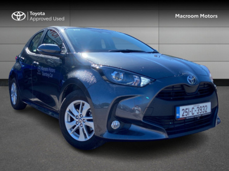 2025 Toyota Yaris  €28,500