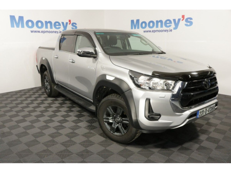 2023 Toyota Hilux SR5 CREW CAB 4WD 2.8L DIESEL SUV- €57072 INCL VAT