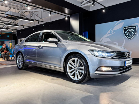 2018 Volkswagen Passat Highline 1.6tdi M6F 120HP 4DR