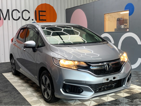2019 Honda Fit 1.5 HYBRID AUTOMATIC / 61k KMs / Reverse Camera & Adaptive Cruise Control