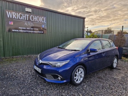 2017 Toyota Auris Hybrid Luna €14,250