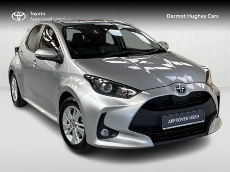 2024 Toyota Yaris 1.5 HYBRID LUNA 4DR