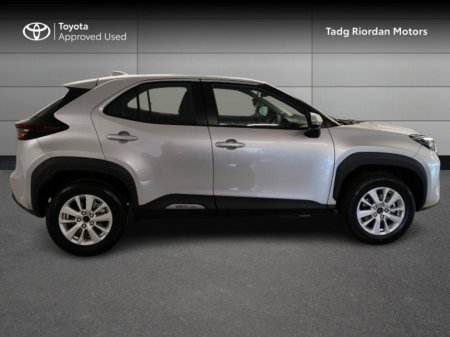 2025 Toyota Yaris Cross LUNA €33,950