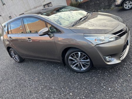 2016 Toyota Verso 1.6 D-4D 112bhp Sol SkyView 7 seater €11,500