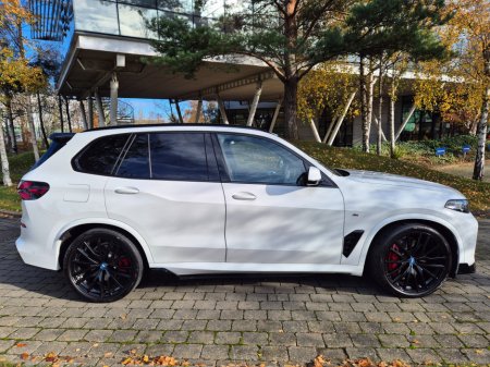 2025 BMW X5 50e X-Drive M-Performance , Tech pack, Sky Lounge , Pro Pack, Harmon Kardon €99,950