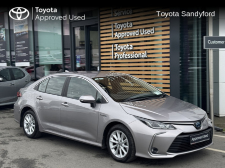 2022 Toyota Corolla HYBRID LUNA AUTO SALOON // TOYOTA SAFETY SENSE // REAR CAMERA // BLUETOOTH // AIR CON // TOYOTA WARRANTY €27,445