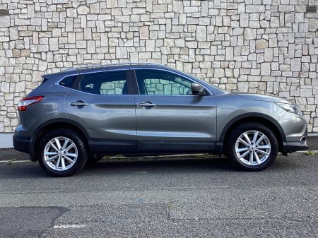 2016 Nissan Qashqai 1.2 SV MY16 E6 4DR €10,950