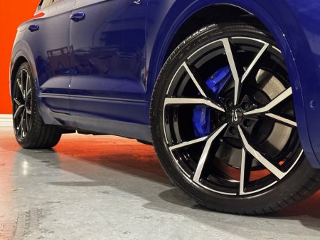 2025 Volkswagen Touareg V6 R TSI #2