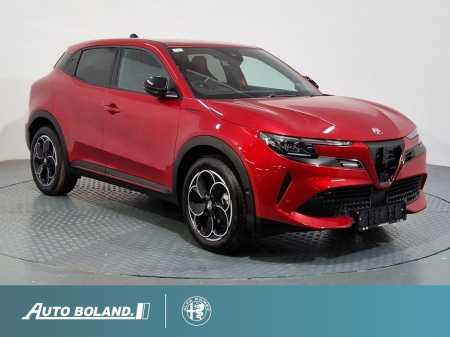 2025 Alfa Romeo Junior Speciale 115 kW Tech & Interior Pack