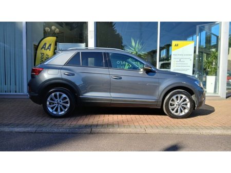 2023 Volkswagen T-Roc  €31,950