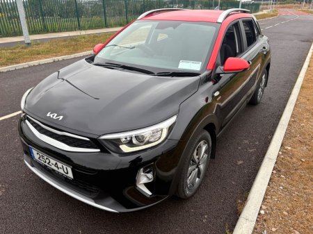 2025 Kia Stonic 252 two tone, sports edition, *finance from 3.9%* metallic paint, *7 year warranty* *3 year AA* Reversing Camera, Touch Screen Infotainment Syst €27,990