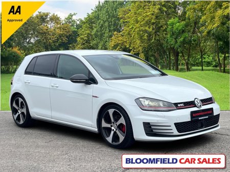 2017 Volkswagen Golf GTI 2.0 , DSG // LOW MILEAGE