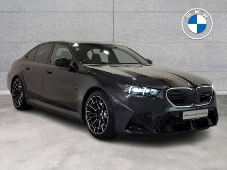 2025 BMW M5 M5 Phev Auto Entry 4.4 727 xDrive 22.1 kWh PHEV 197BHP /145 kw Step-tronic Auto Start/Stop