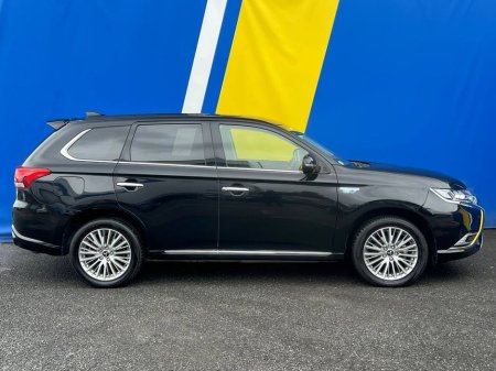 2020 Mitsubishi Outlander 4WD 2.4 PLUG-IN HYBRID AUTO // HEATED SEATS // HEATED STEERING WHEEL // ADAPTIVE CRUISE CONTROL €24,750