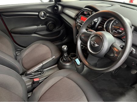 2017 MINI Cooper Black Edition 1.5P €15,950